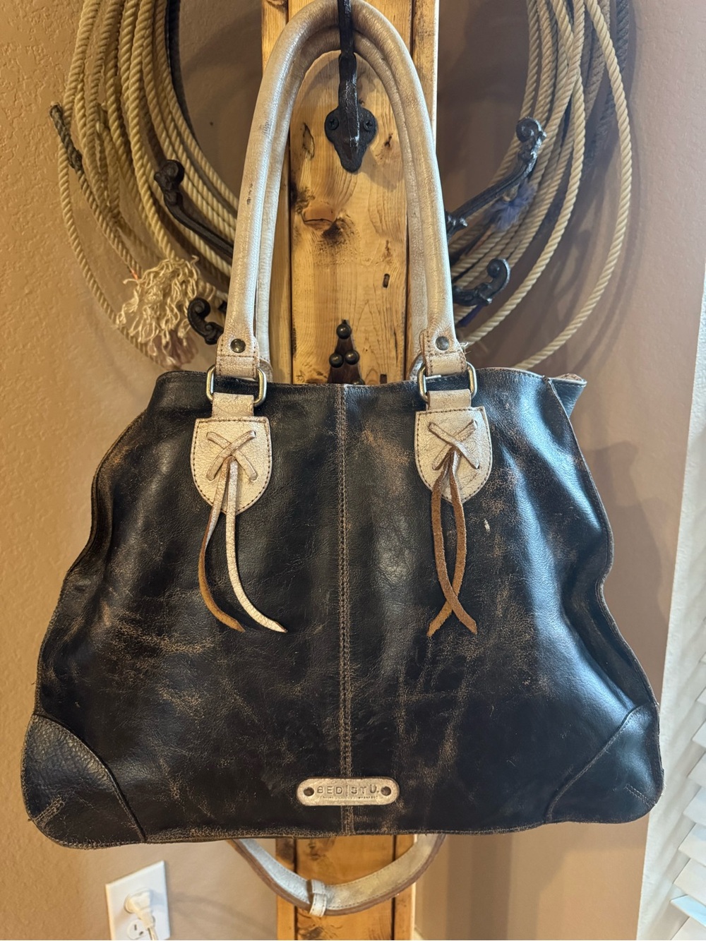 BED|STU Bruno Leather Shoulder Satchel Bag Rustic Black Lux /Nectar Lux.